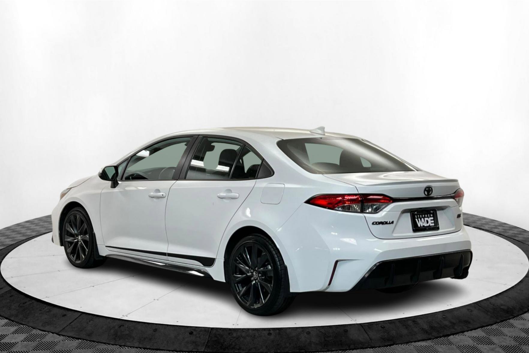 2023 Toyota Corolla SE photo 3