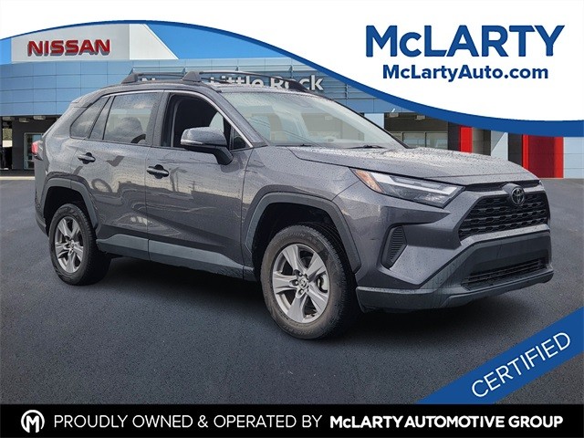 2022 Toyota RAV4 XLE's photo