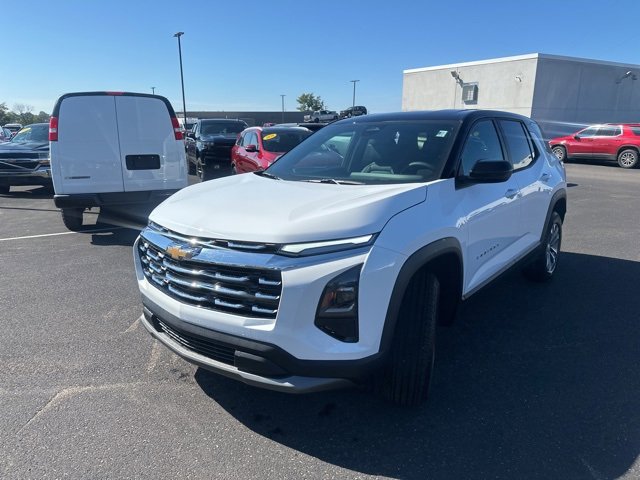 2026 Chevrolet Equinox LT photo 3
