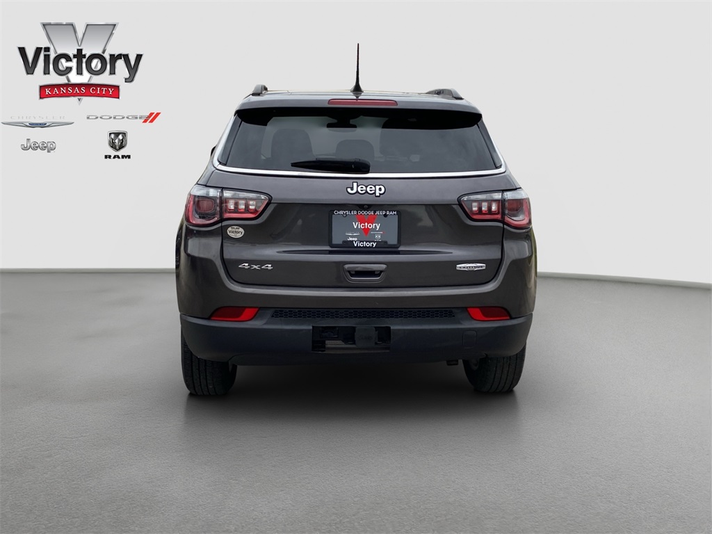 2021 Jeep Compass Latitude photo 3