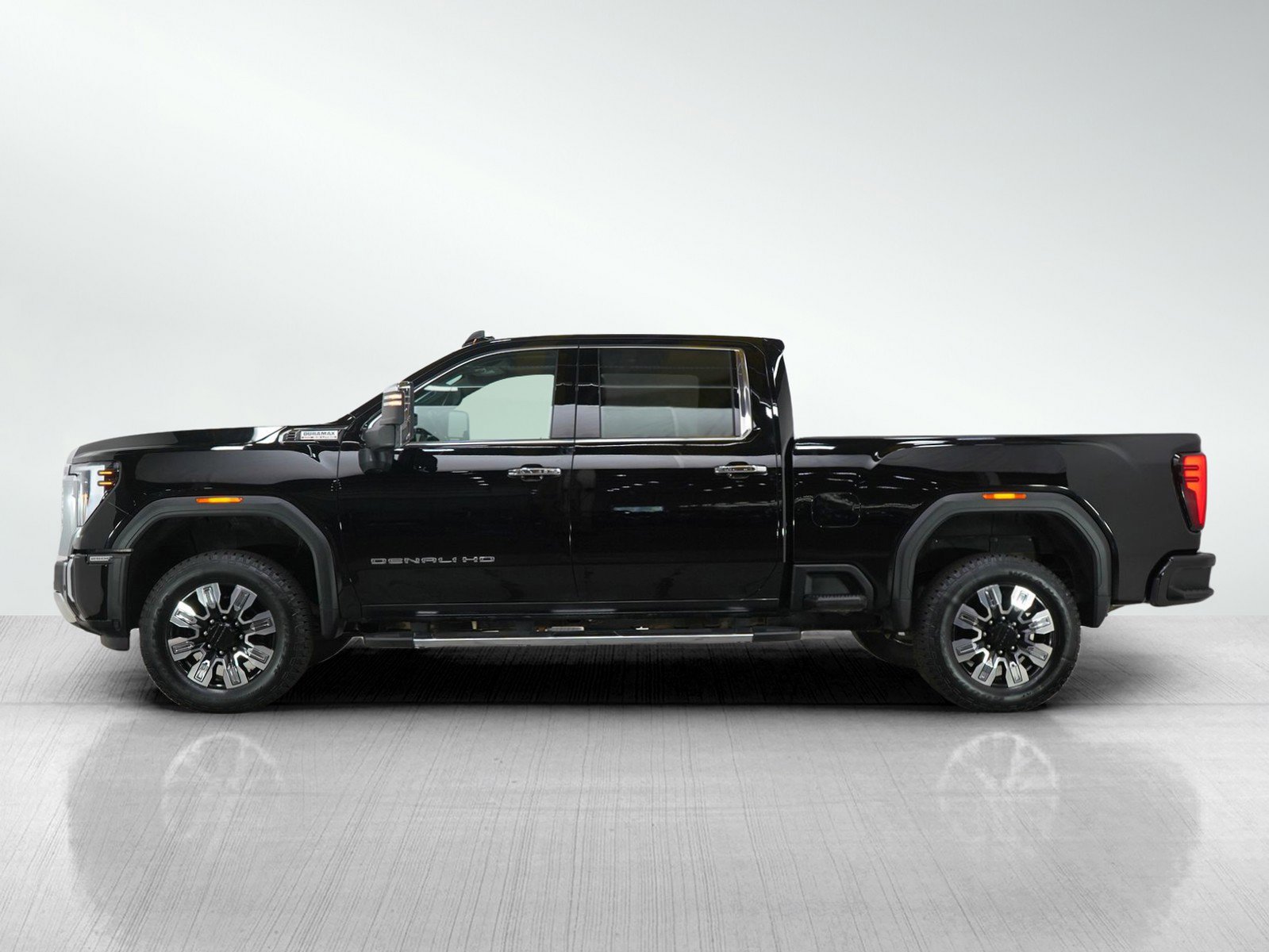 Used 2024 GMC Sierra 2500HD Denali with VIN 1GT49REY4RF322886 for sale in Roseville, Minnesota