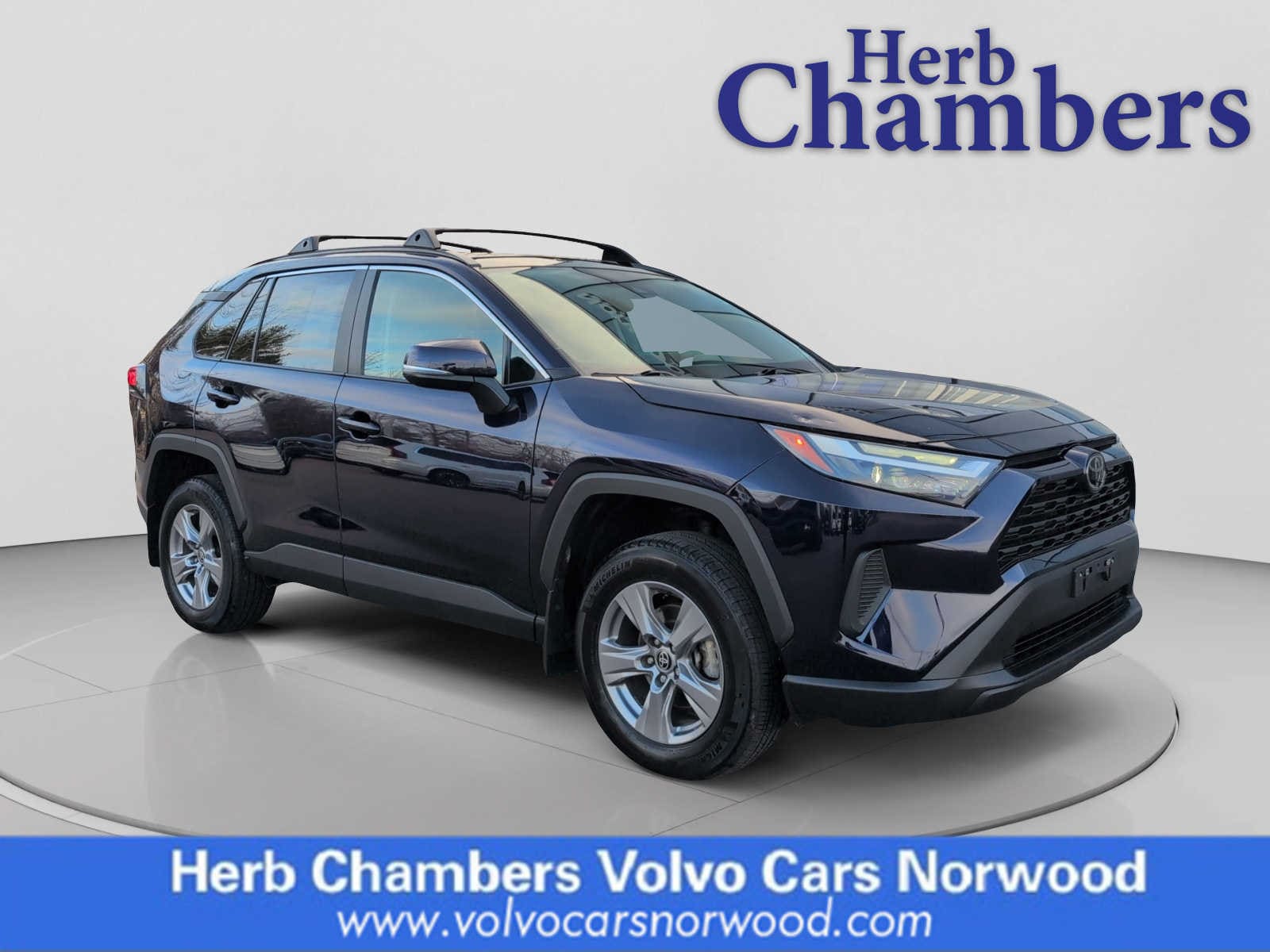 2024 Toyota RAV4 XLE's photo