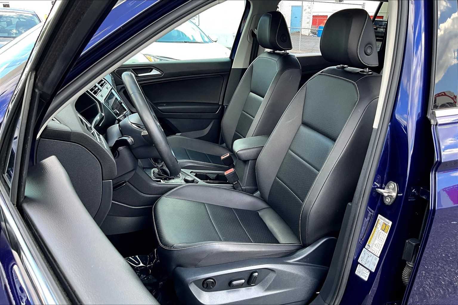 2021 Volkswagen Tiguan SEL photo 6