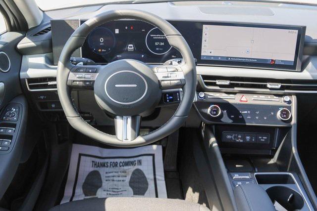 New 2025 Gray Hyundai SEL Convenience image 12