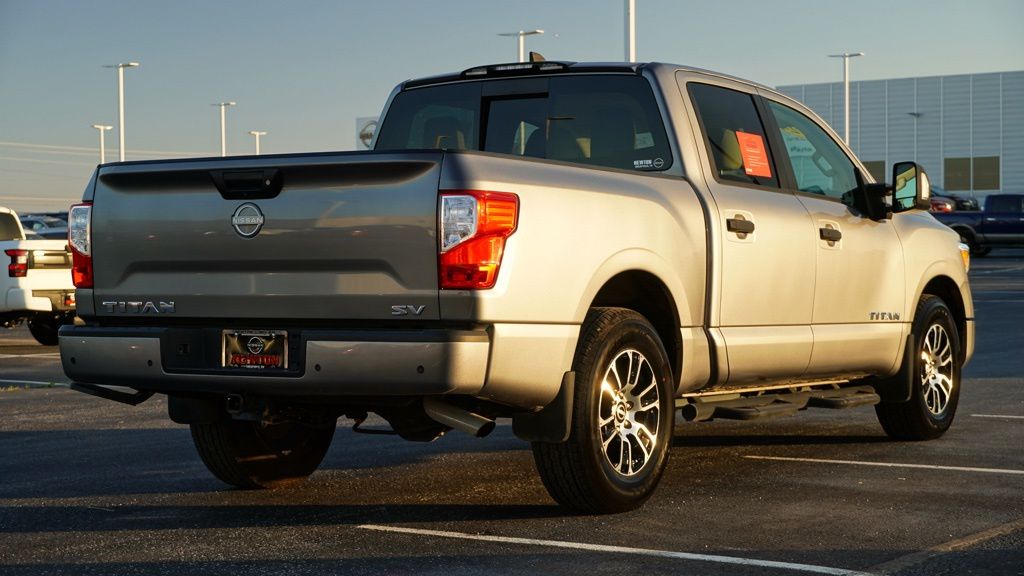 2024 Nissan Titan SV photo 4