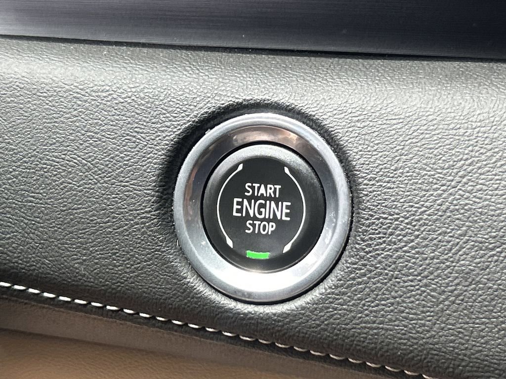 2021 Cadillac Escalade Premium Luxury photo 25
