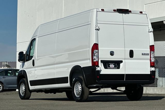 2026 Ram ProMaster 2500 photo 3