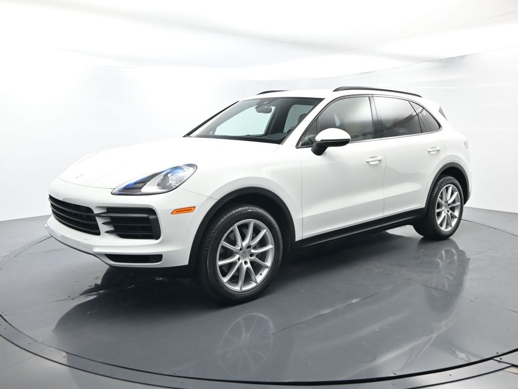2019 Porsche Cayenne Base's photo