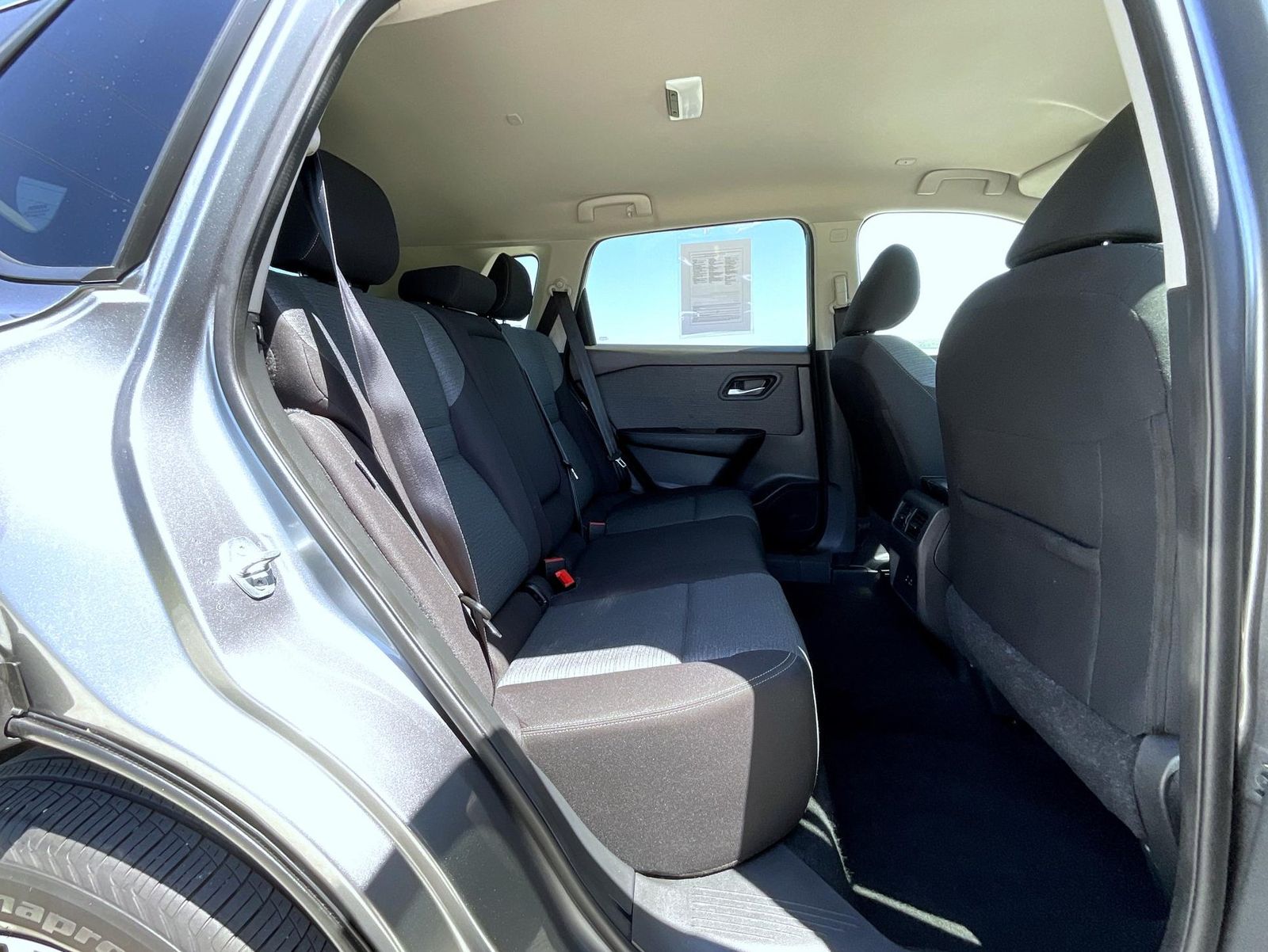 2023 Nissan Rogue SV photo 19