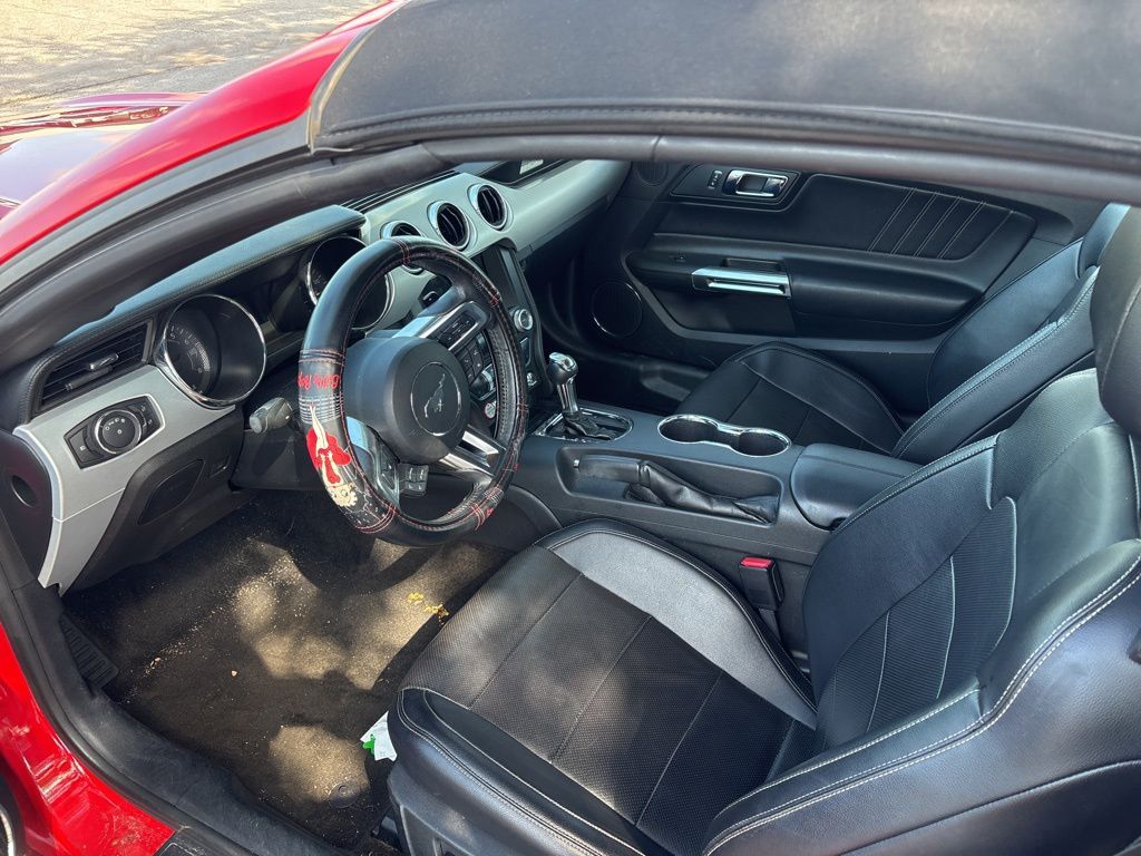 2016 Ford Mustang EcoBoost Premium photo 4
