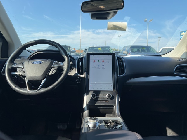 2022 Ford Edge SEL photo 25