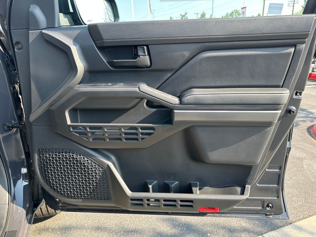 2025 Toyota Tacoma SR5 4x4 Double Cab photo 15