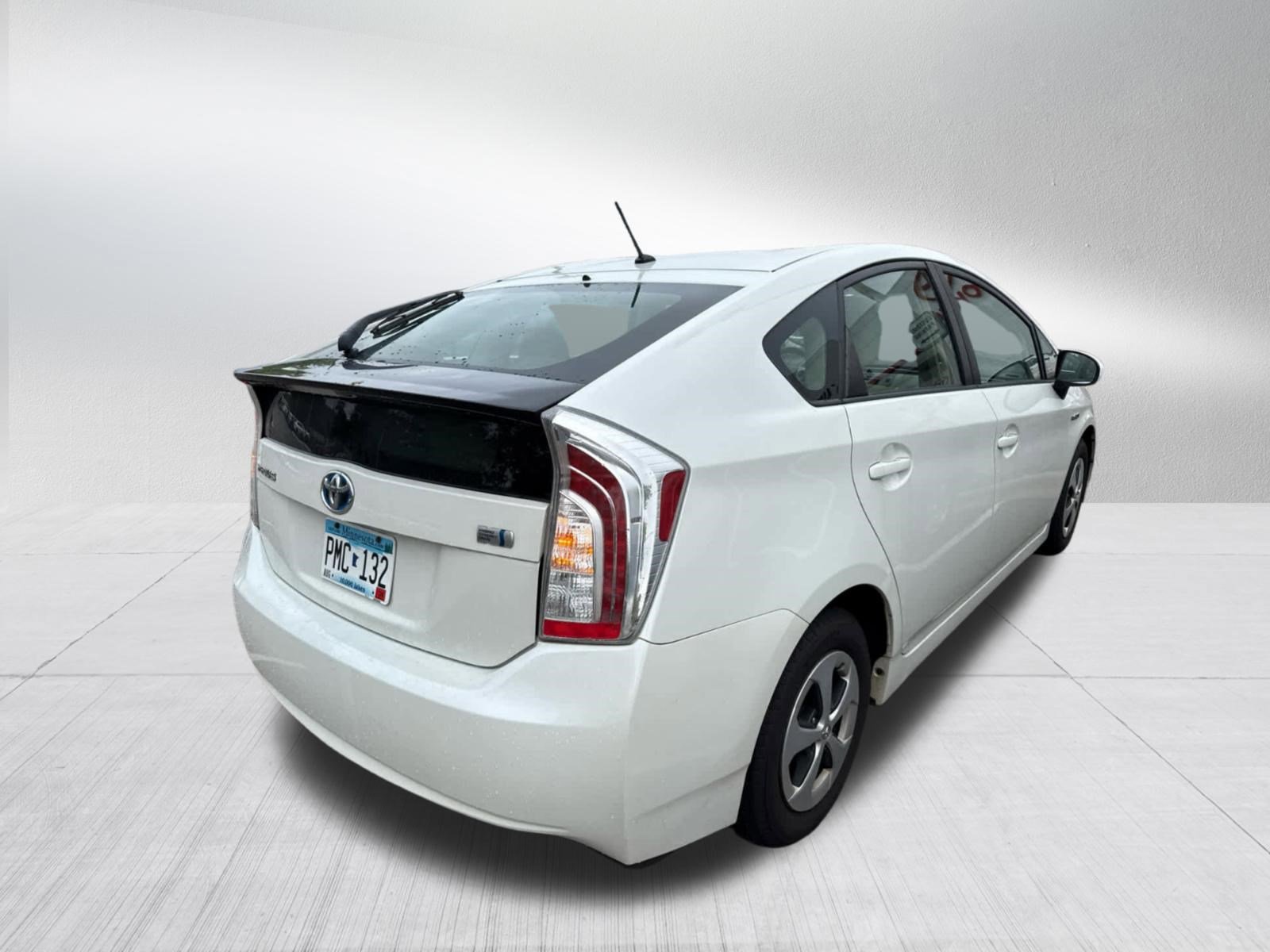 2013 Toyota Prius Two photo 4