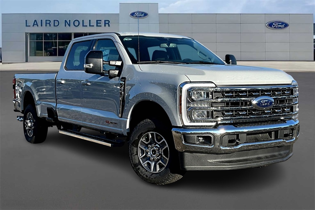2026 Ford F-250 Lariat photo 2