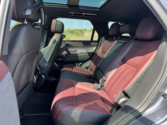 2025 Land Rover Range Rover Sport SE photo 11