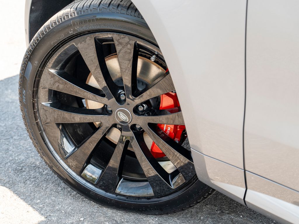 2025 Land Rover Range Rover Sport SE photo 9