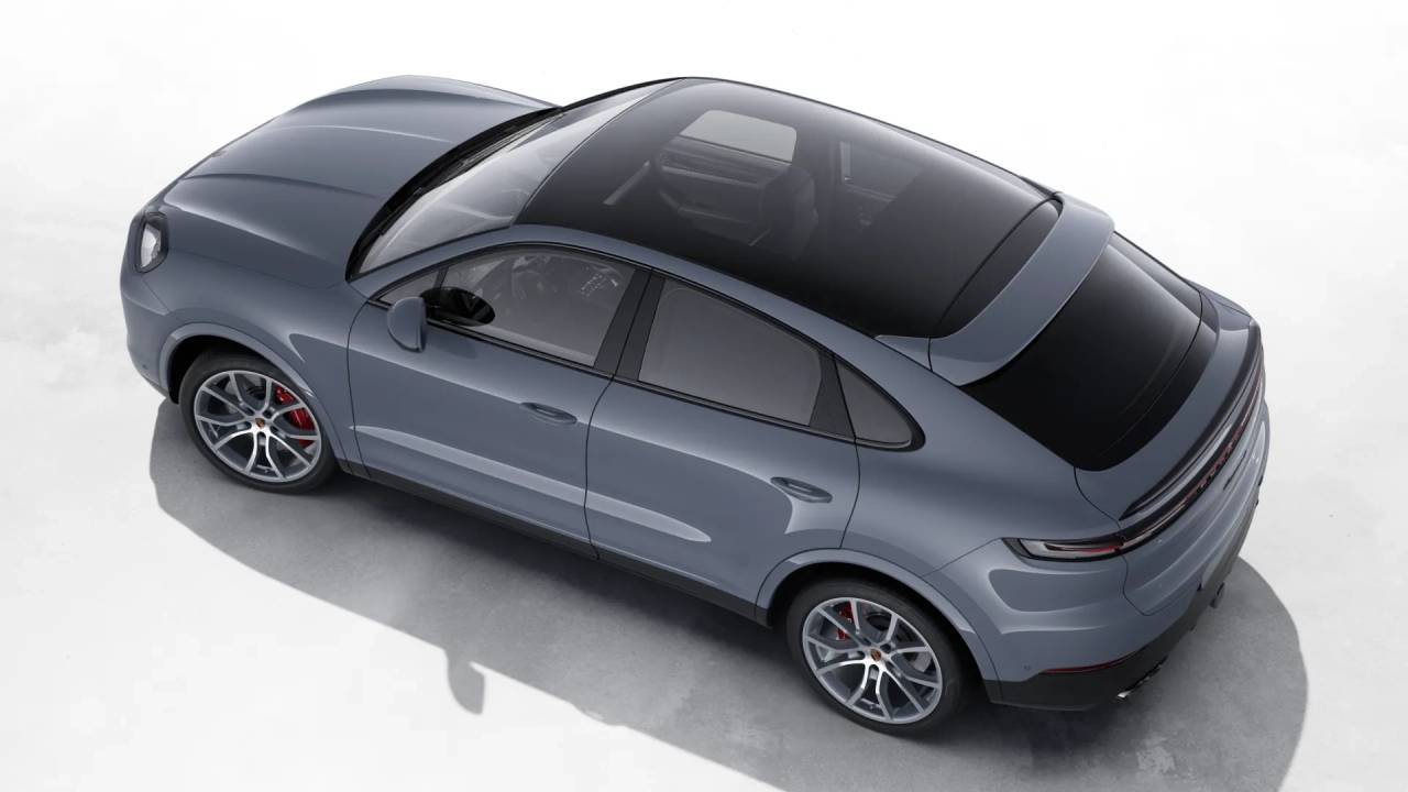 2025 Porsche Cayenne S photo 4