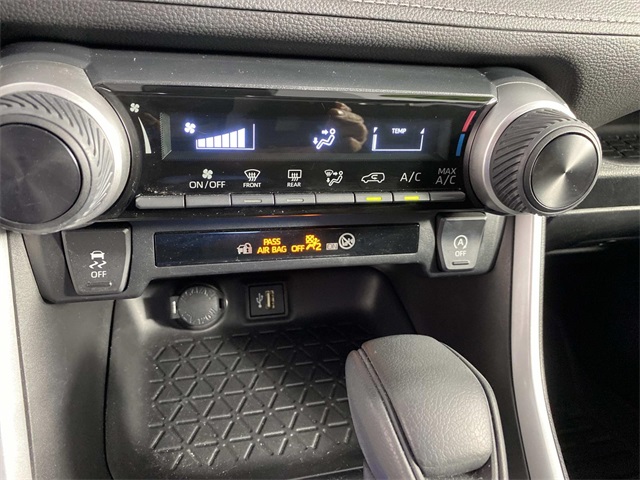 2023 Toyota RAV4 LE photo 20