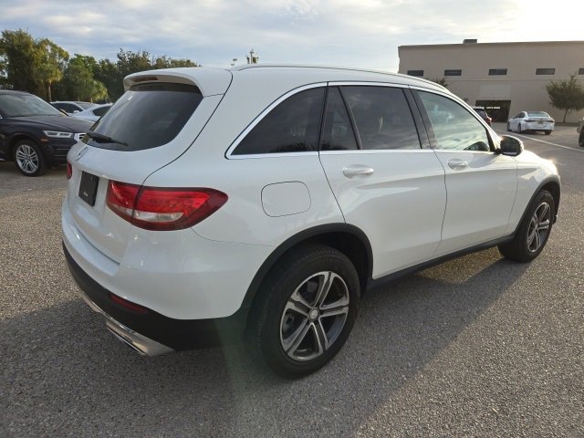 2016 Mercedes Benz GLC 300 photo 4