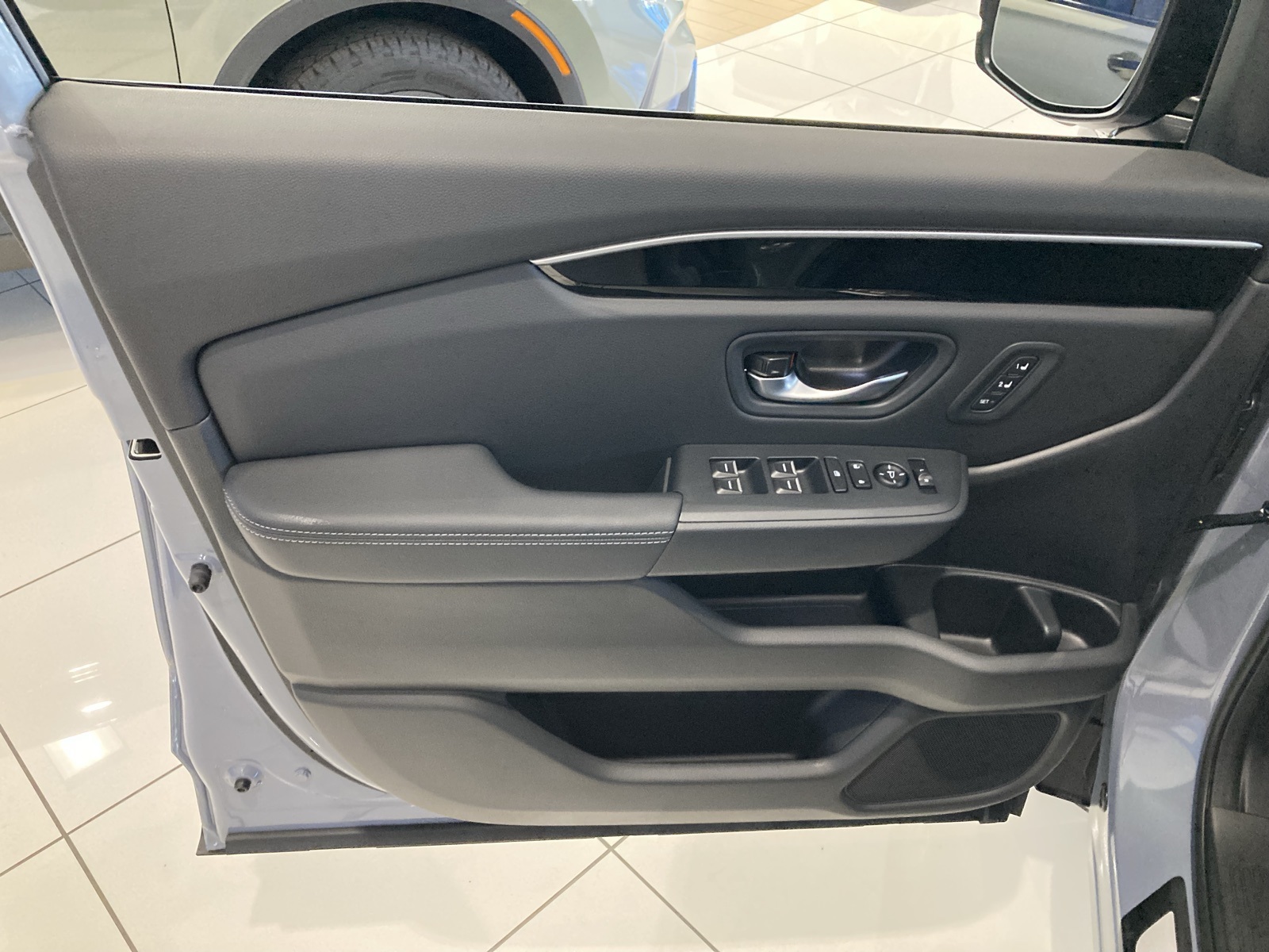 2025 Honda Pilot Touring photo 4