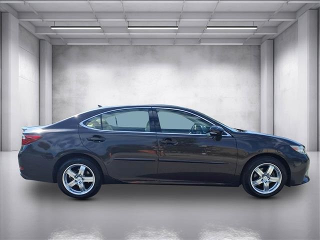 2013 Lexus ES 350 photo 2