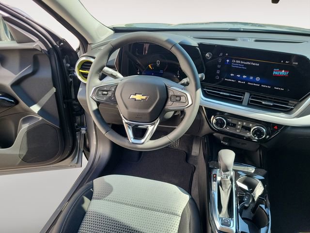 2025 Chevrolet Trax LT photo 11