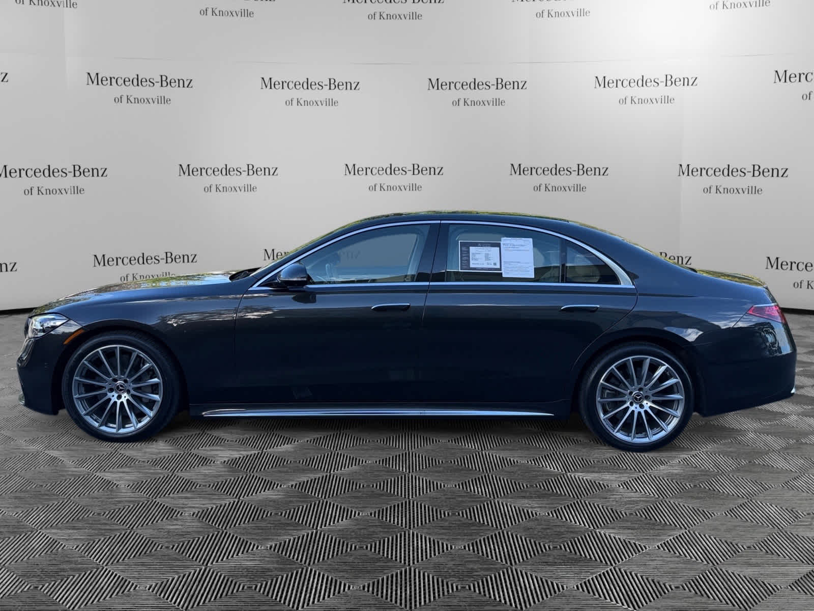 2023 Mercedes Benz S 580 4MATIC photo 2