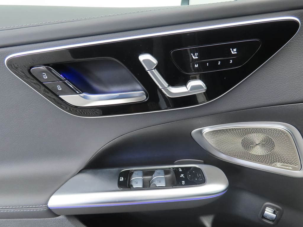 2025 Mercedes Benz C 300 photo 23