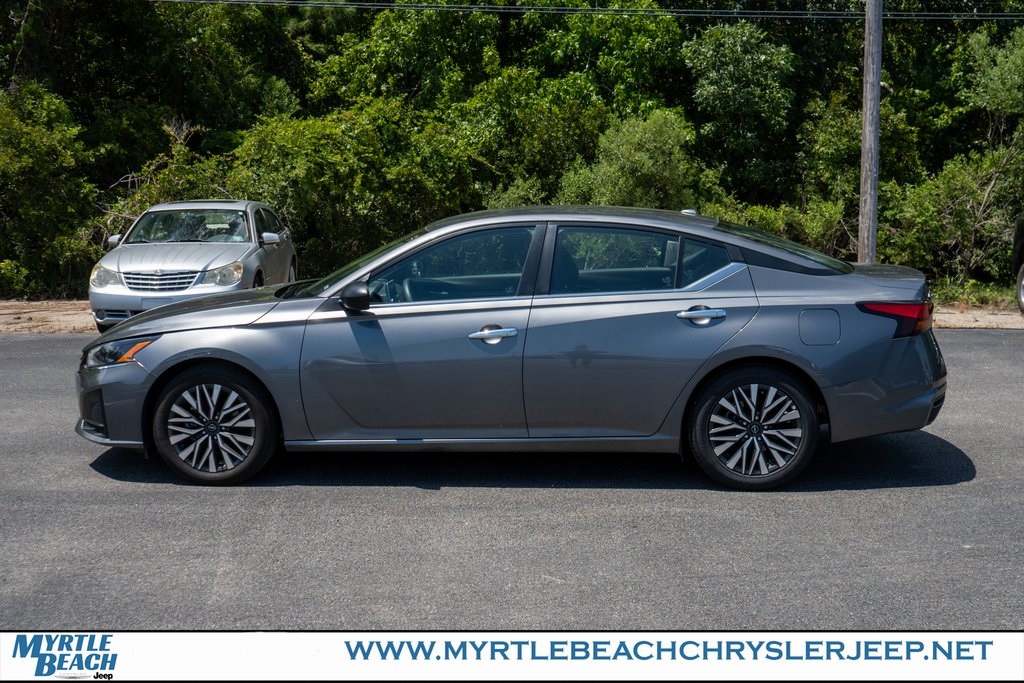 2024 Nissan Altima 2.5 SV photo 3