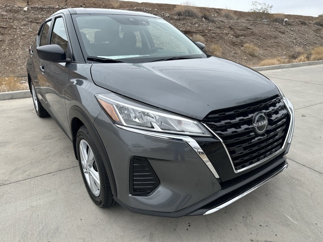 2025 Nissan Kicks Play S photo 3