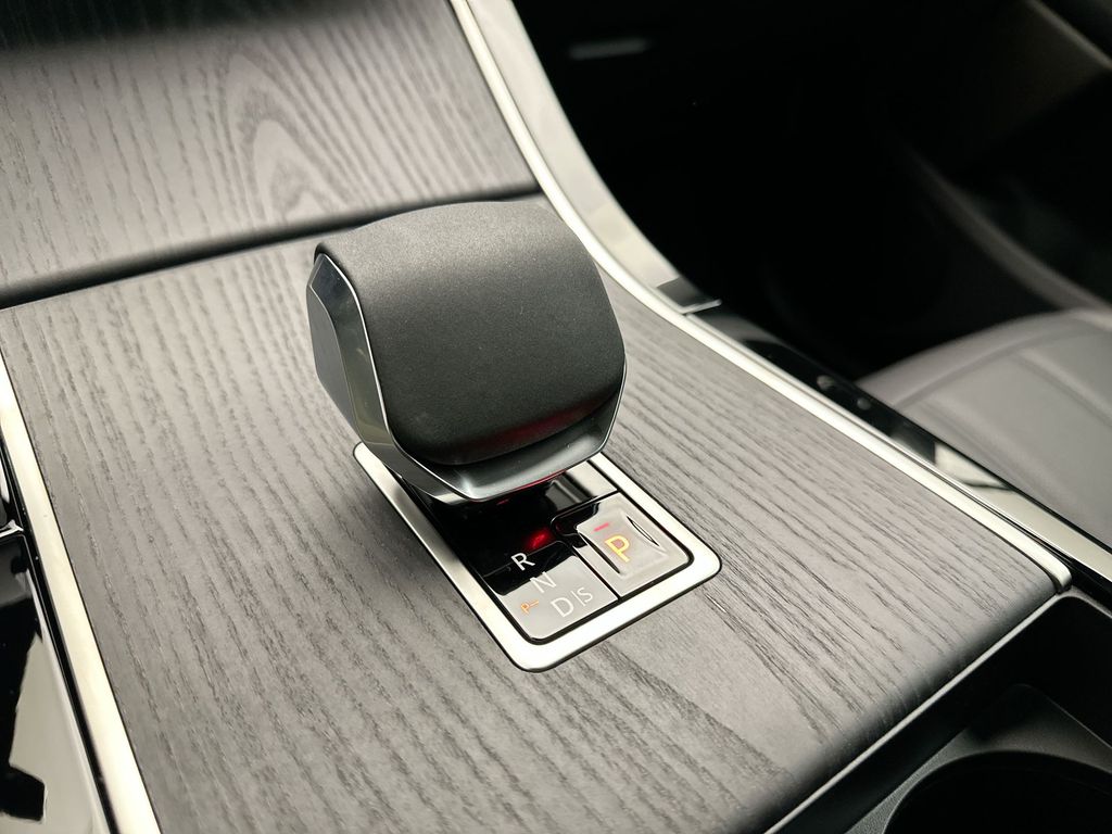 2026 Land Rover Range Rover Evoque S photo 11