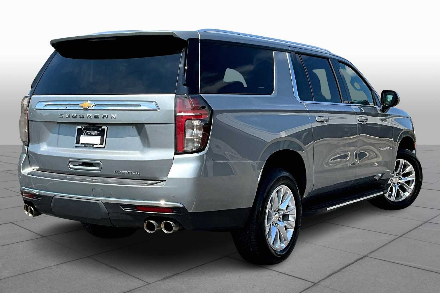 2024 Chevrolet Suburban Premier photo 12