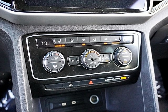 Used 2022 Silver Volkswagen 3.6L V6 SE w/Technology image 27