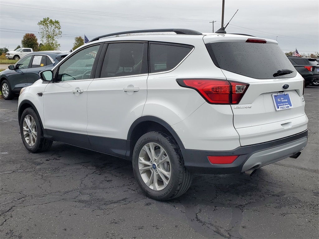 2019 Ford Escape SEL photo 2