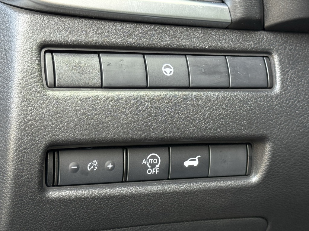 2024 Nissan Rogue SV photo 11