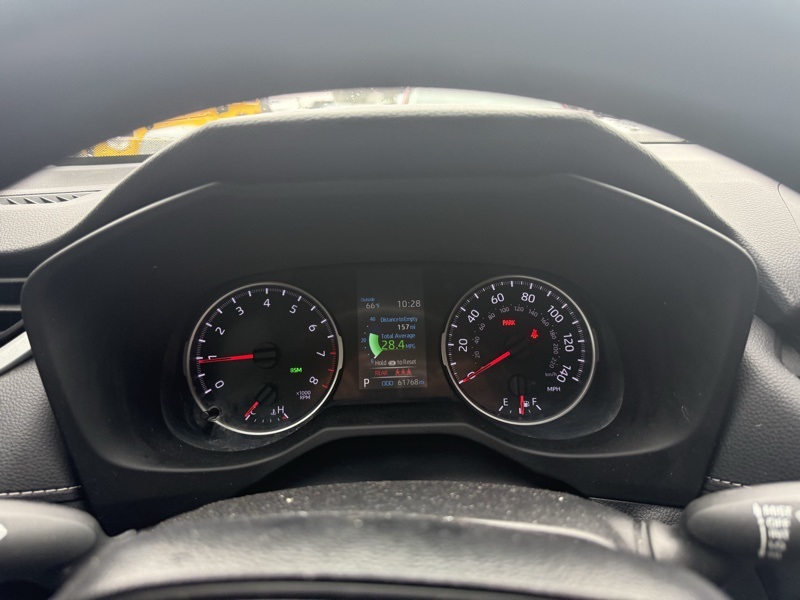 2021 Toyota RAV4 XLE photo 11