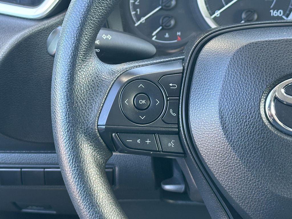 2022 Toyota Corolla LE photo 18