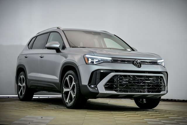 2025 Volkswagen Taos SEL photo 2