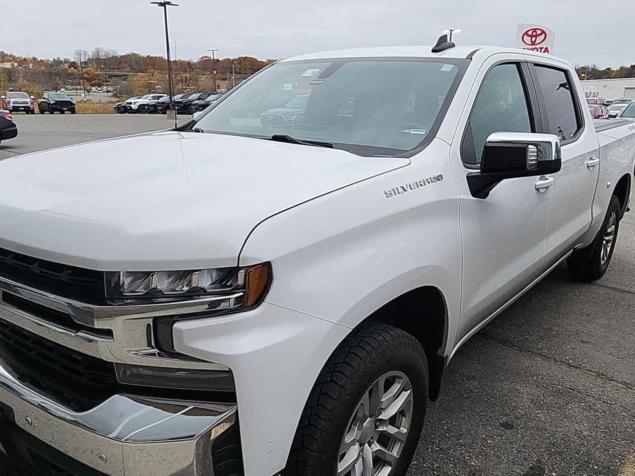 2022 Chevrolet Silverado 1500 LT photo 4