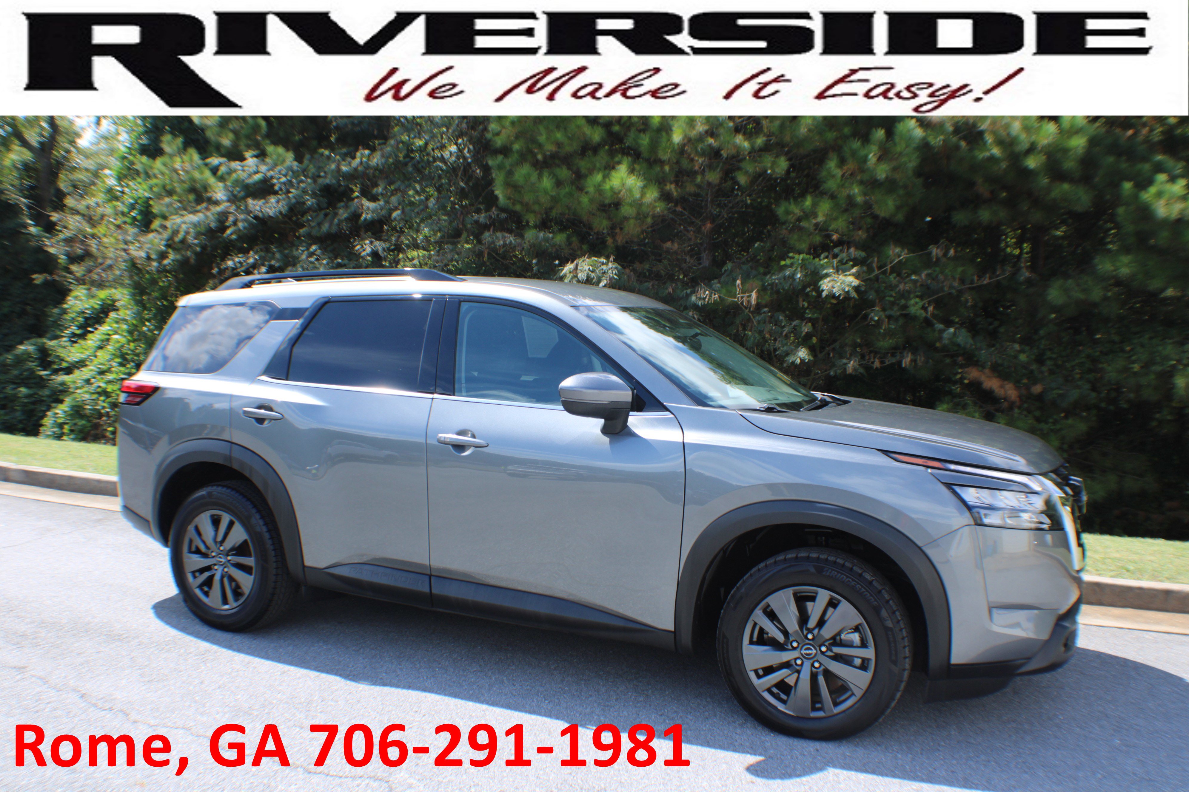 2024 Nissan Pathfinder SV's photo