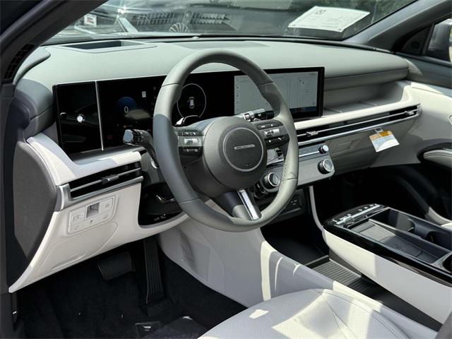 2025 Hyundai Tucson Hybrid Limited photo 2