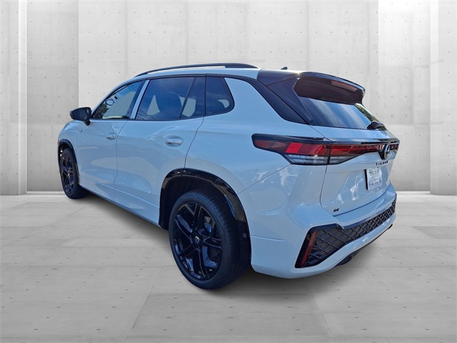 2025 Volkswagen Tiguan SE R-Line Black photo 2