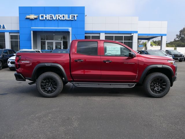 2026 Chevrolet Colorado Trail Boss photo 2