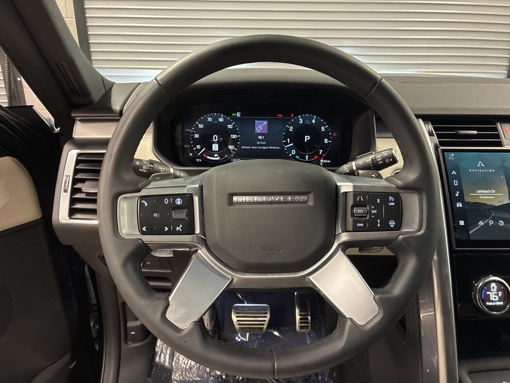 2024 Land Rover Discovery SE photo 14