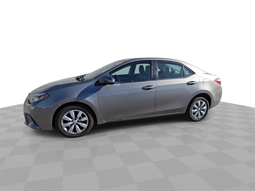 2015 Toyota Corolla LE photo 4