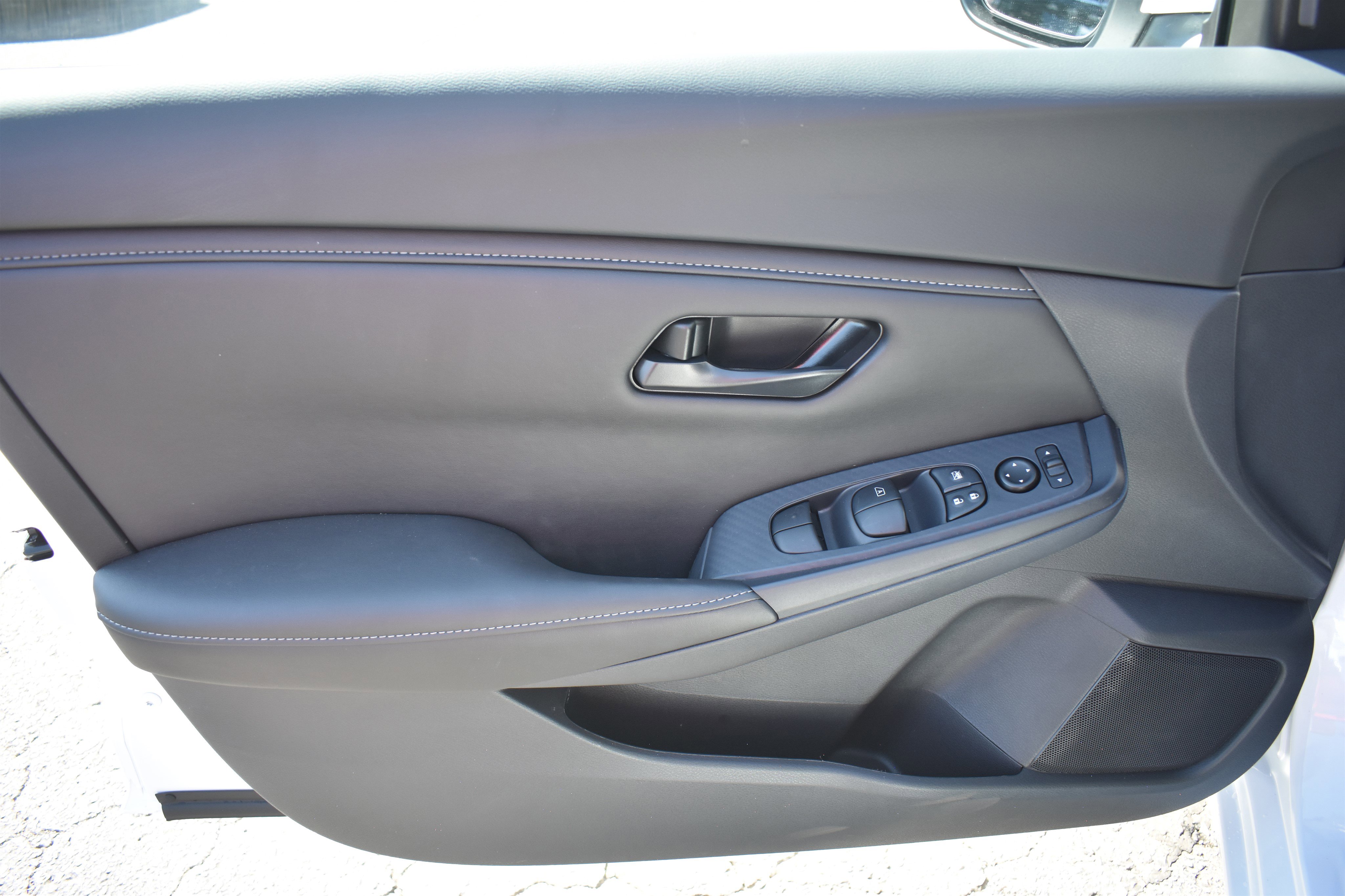 2025 Nissan Sentra S photo 5