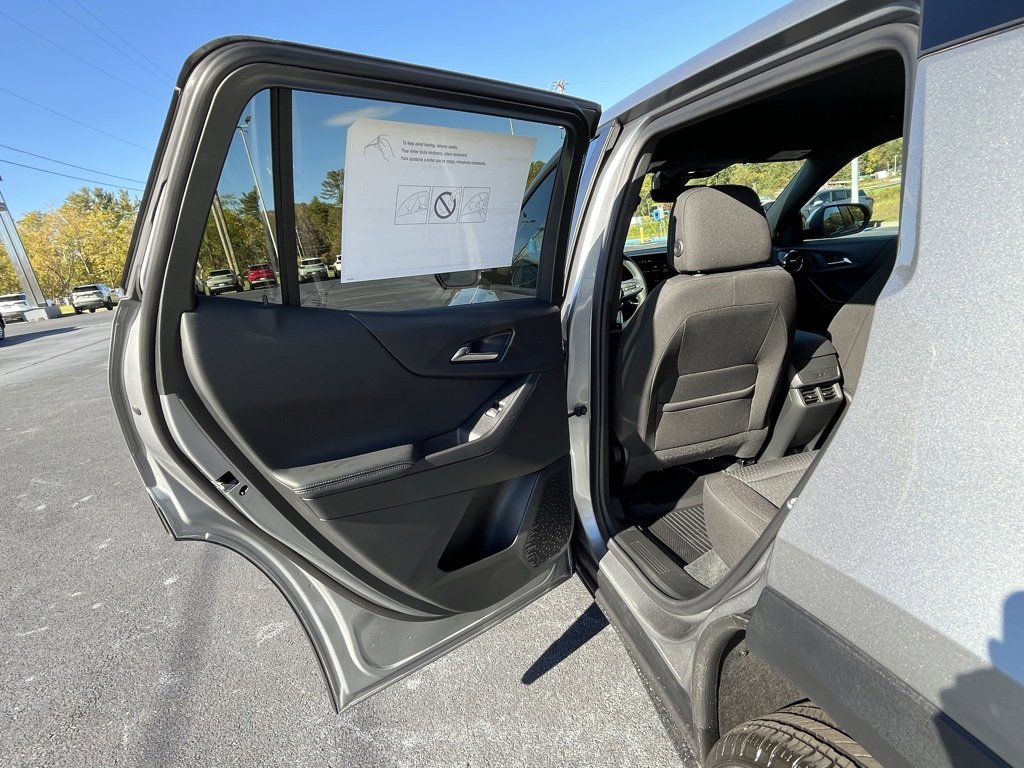 2026 Chevrolet Equinox LT photo 4