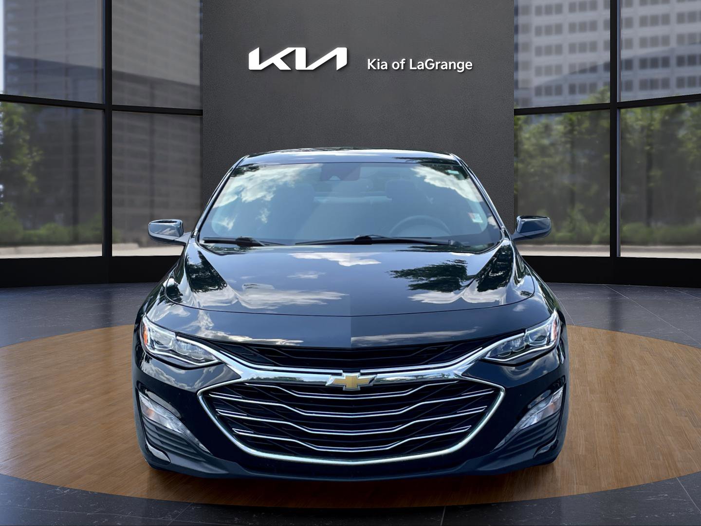 2024 Chevrolet Malibu Premier 2LT photo 2