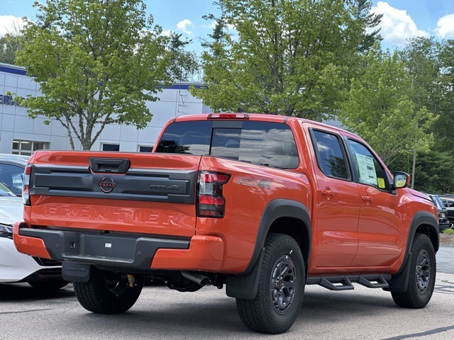 2025 Nissan Frontier Crew Cab PRO-4X photo 2