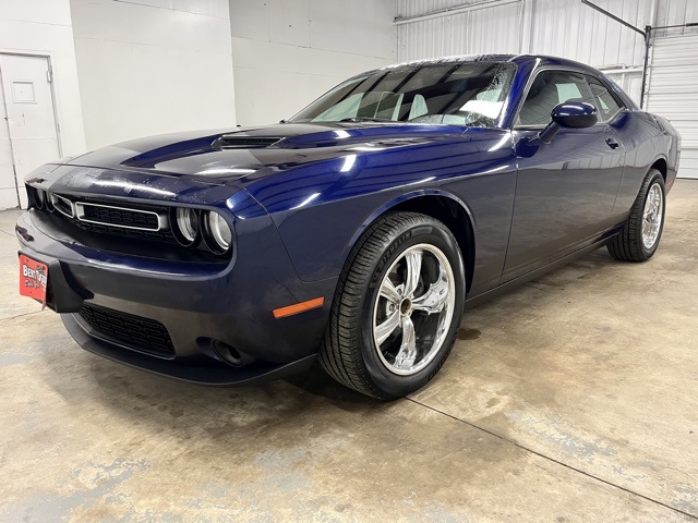 2017 Dodge Challenger SXT photo 3
